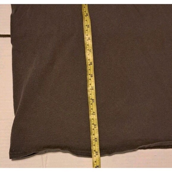 “I Paused My Game To Be Here” Gildan Men’s Medium Gray Graphic Gamer T-Shirt - Picture 5 of 5